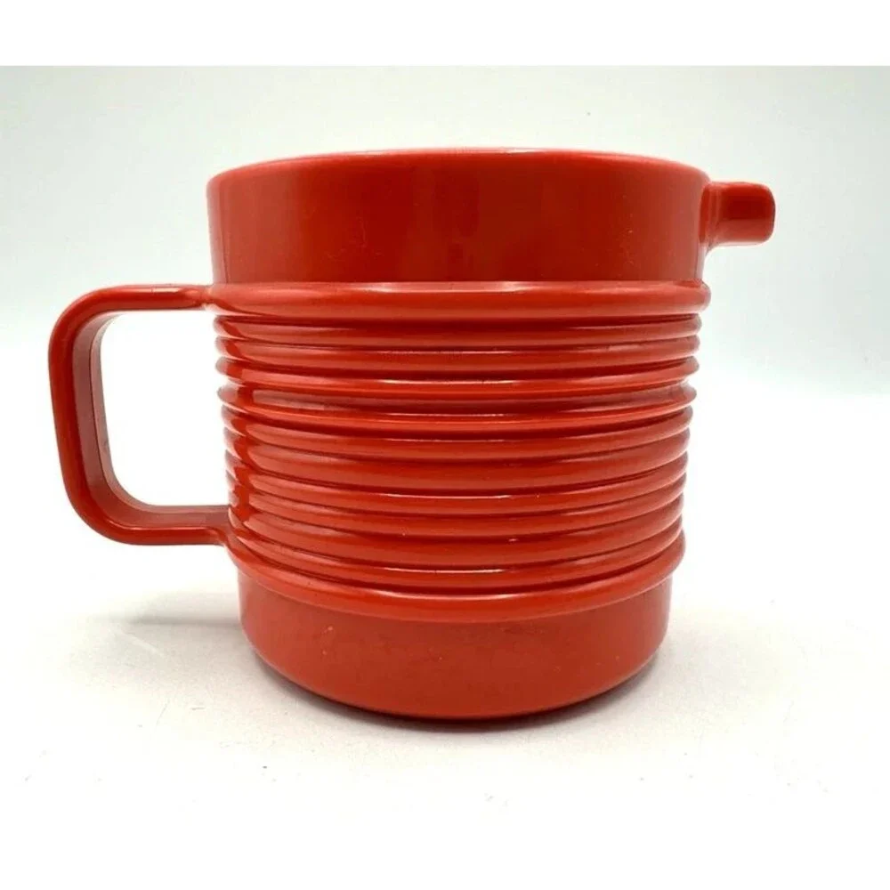N/A vintage rubbermaid